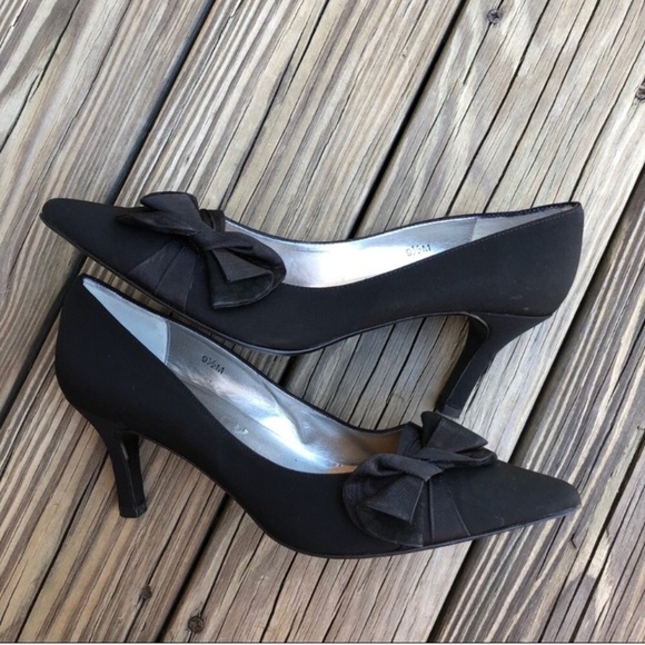 Vaneli di notte Black Bow Pumps 9 1/2 Women’s Heels - Picture 1 of 5